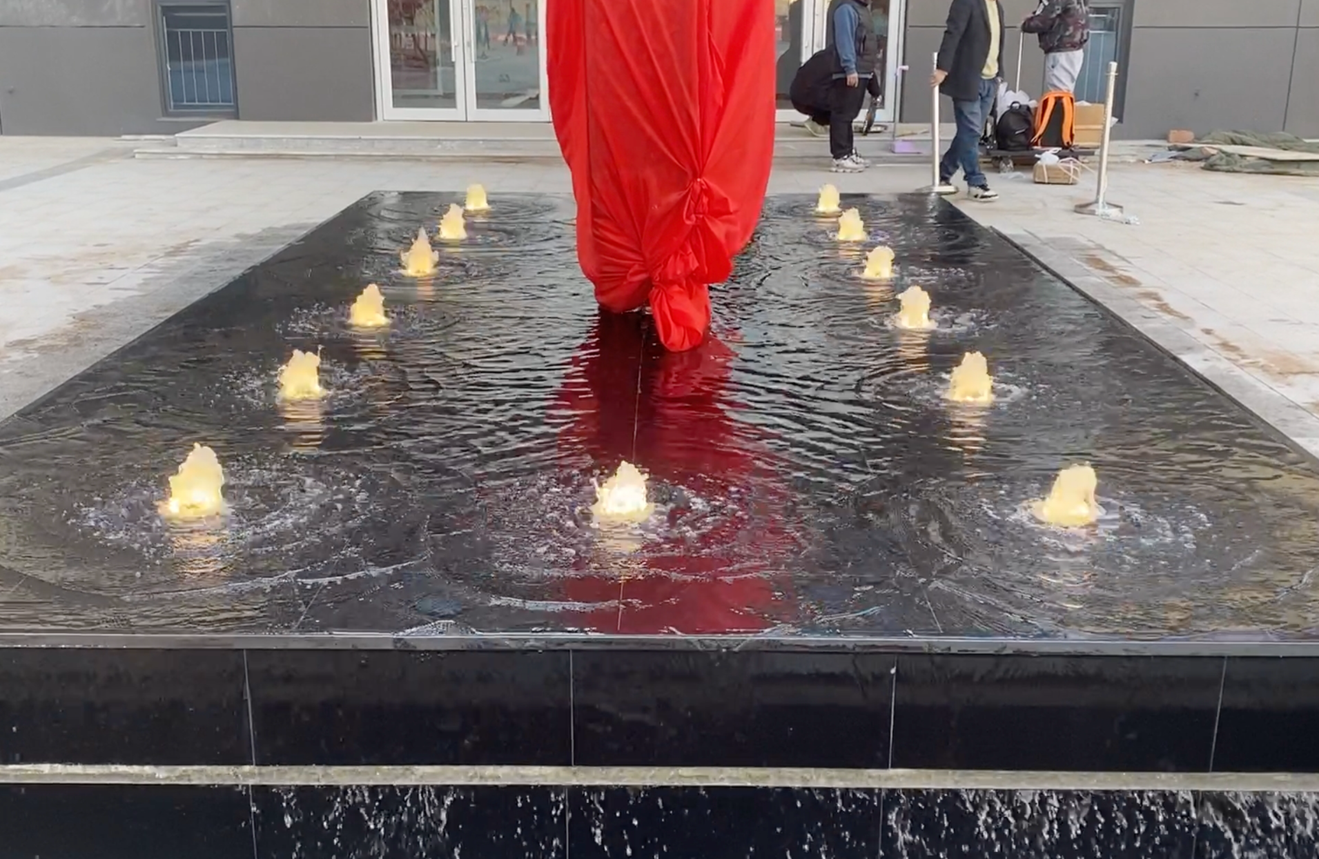 石家莊河北經(jīng)濟(jì)管理學(xué)校涌泉噴泉雕塑